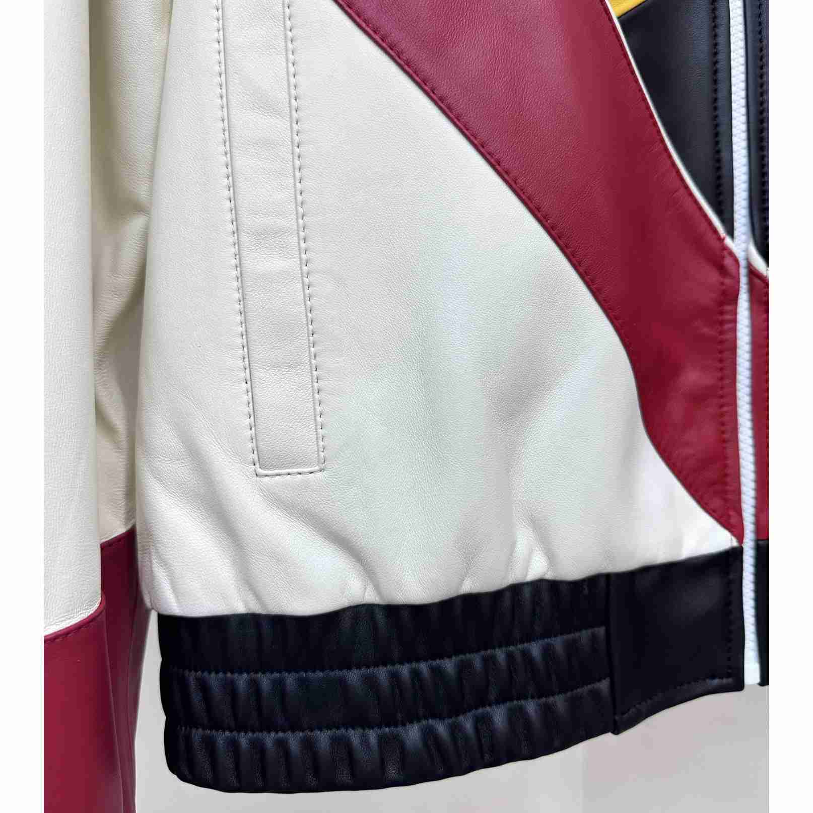 Gucci-Bomberjacke aus Leder mit Gucci-Schriftzug - EUR FASHION