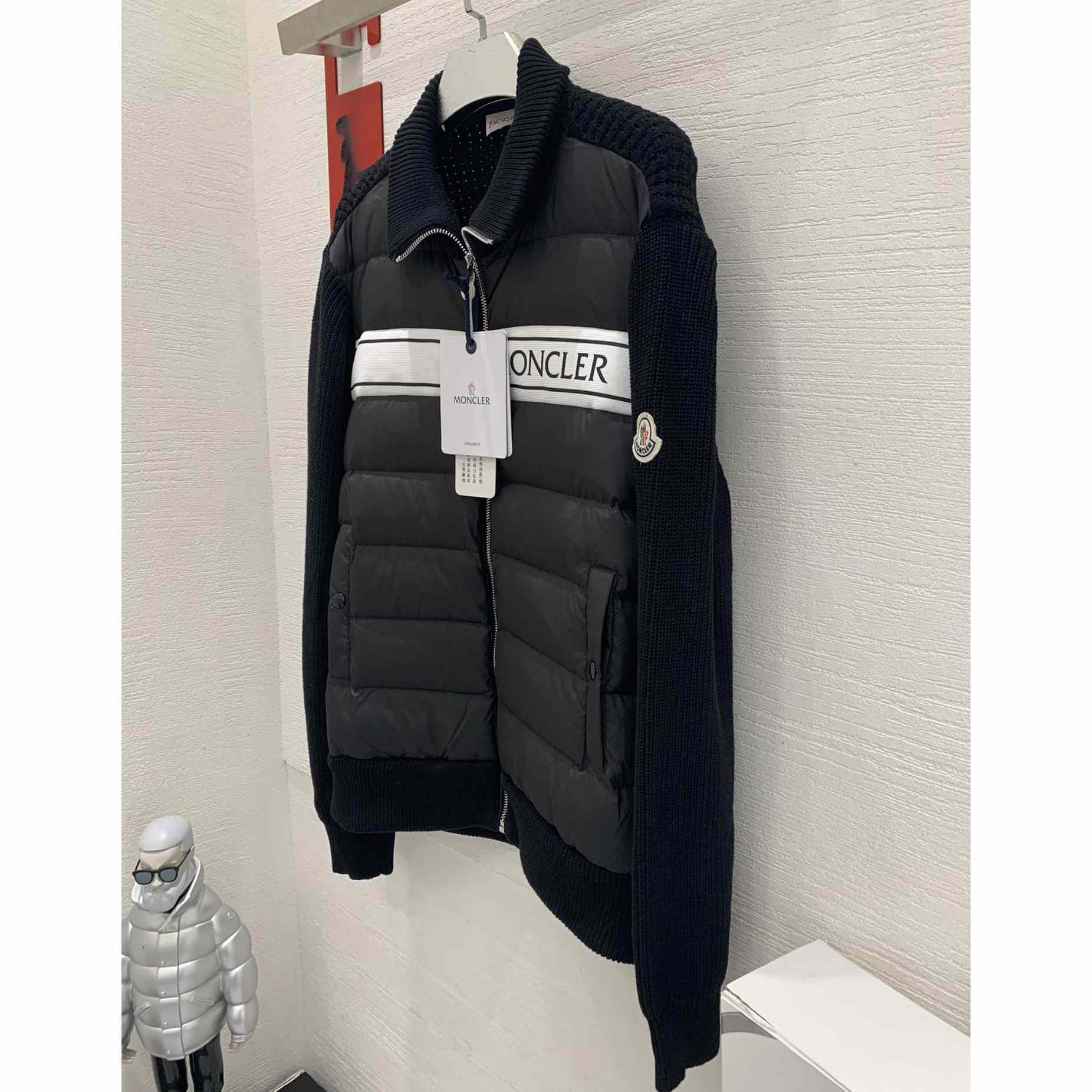 Moncler Wattierte Jacke mit Reißverschluss - EUR FASHION