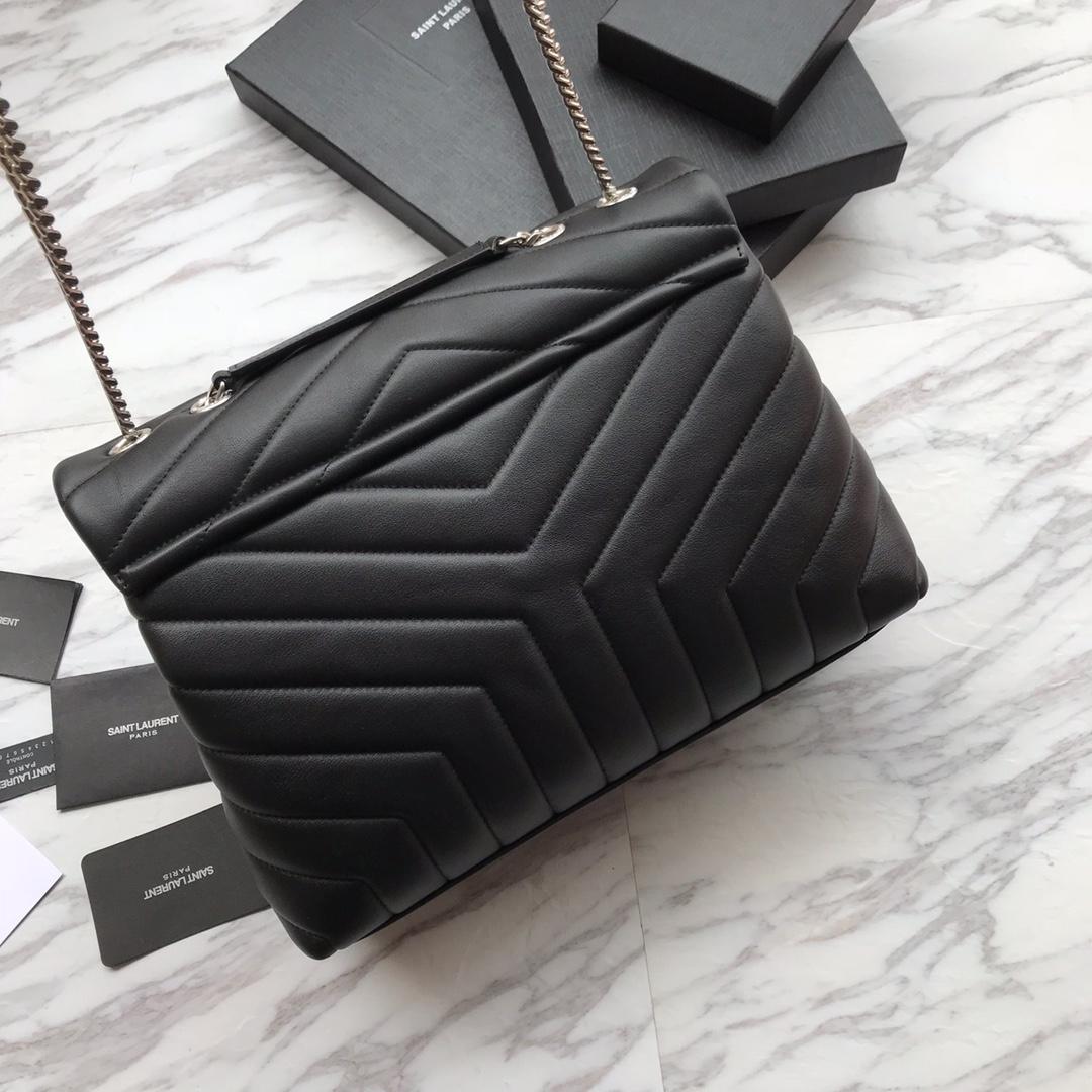 Saint Laurent Loulou mittelgroße Umhängetasche mit Kette (32 x 22 x 11 cm) - EUR FASHION