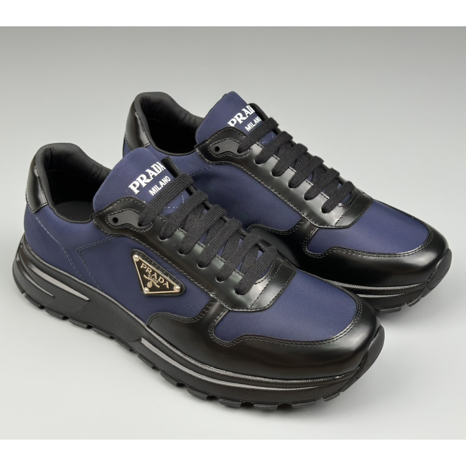 Prada-Sneaker aus Re-Nylon und gebürstetem Leder - EUR FASHION