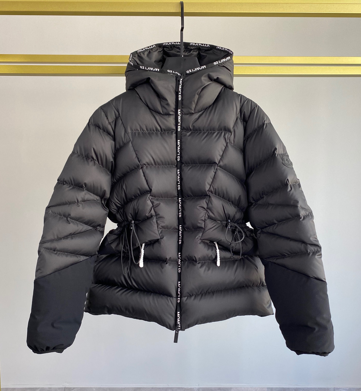 Moncler Sittang kurze Daunenjacke - EUR FASHION