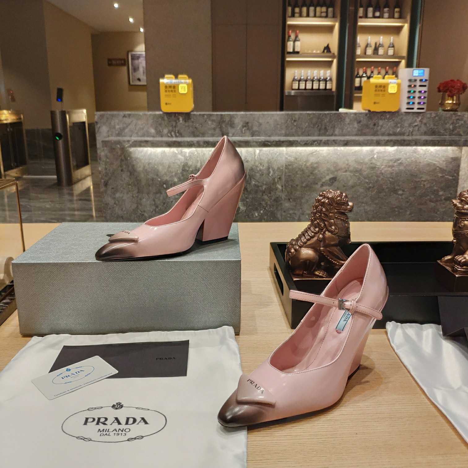 Prada-Logo-Zehenpumps - EUR FASHION