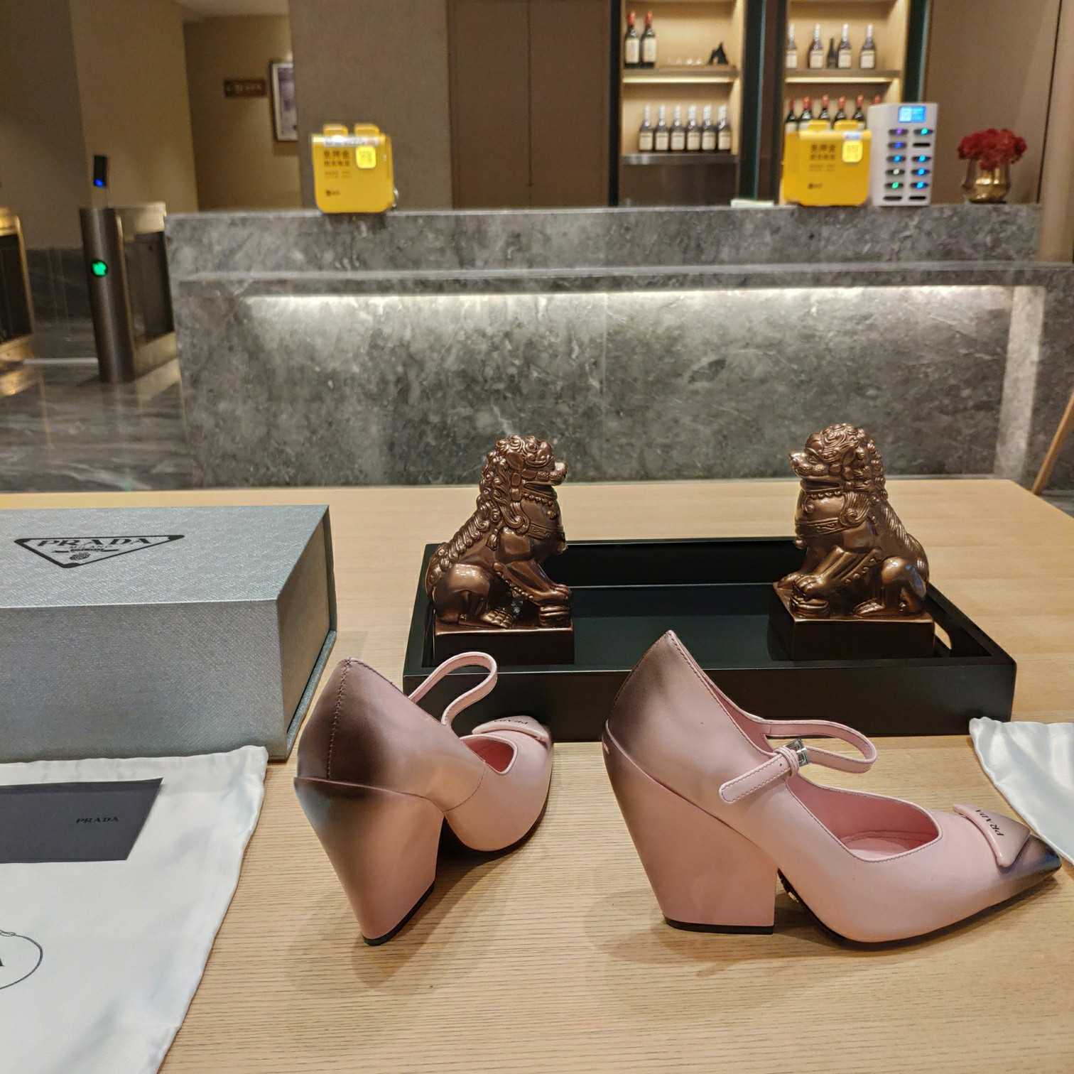 Prada-Logo-Zehenpumps - EUR FASHION