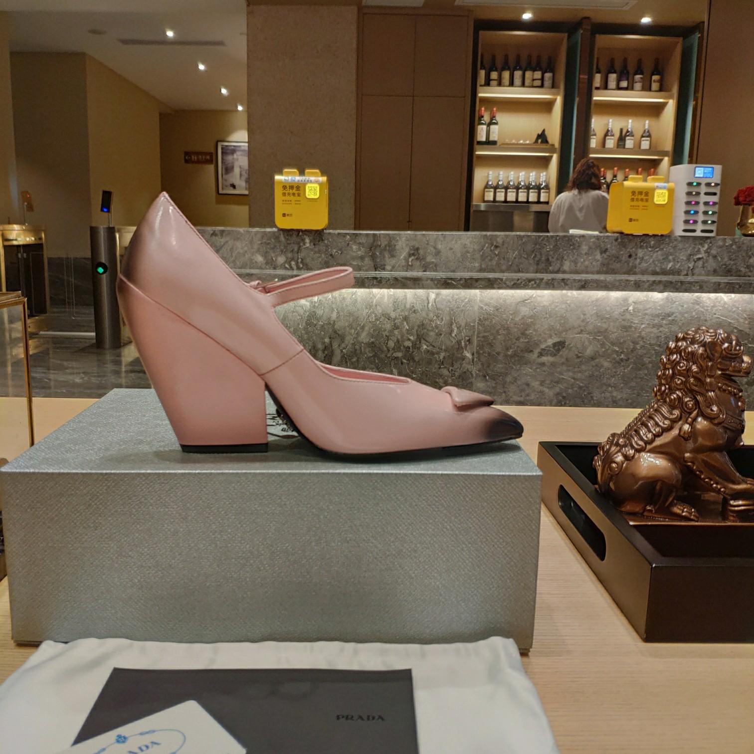 Prada-Logo-Zehenpumps - EUR FASHION