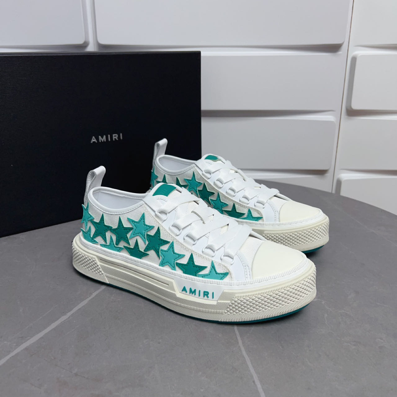 Niedrige Sneakers „Stars Court“ von Amiri - EUR FASHION