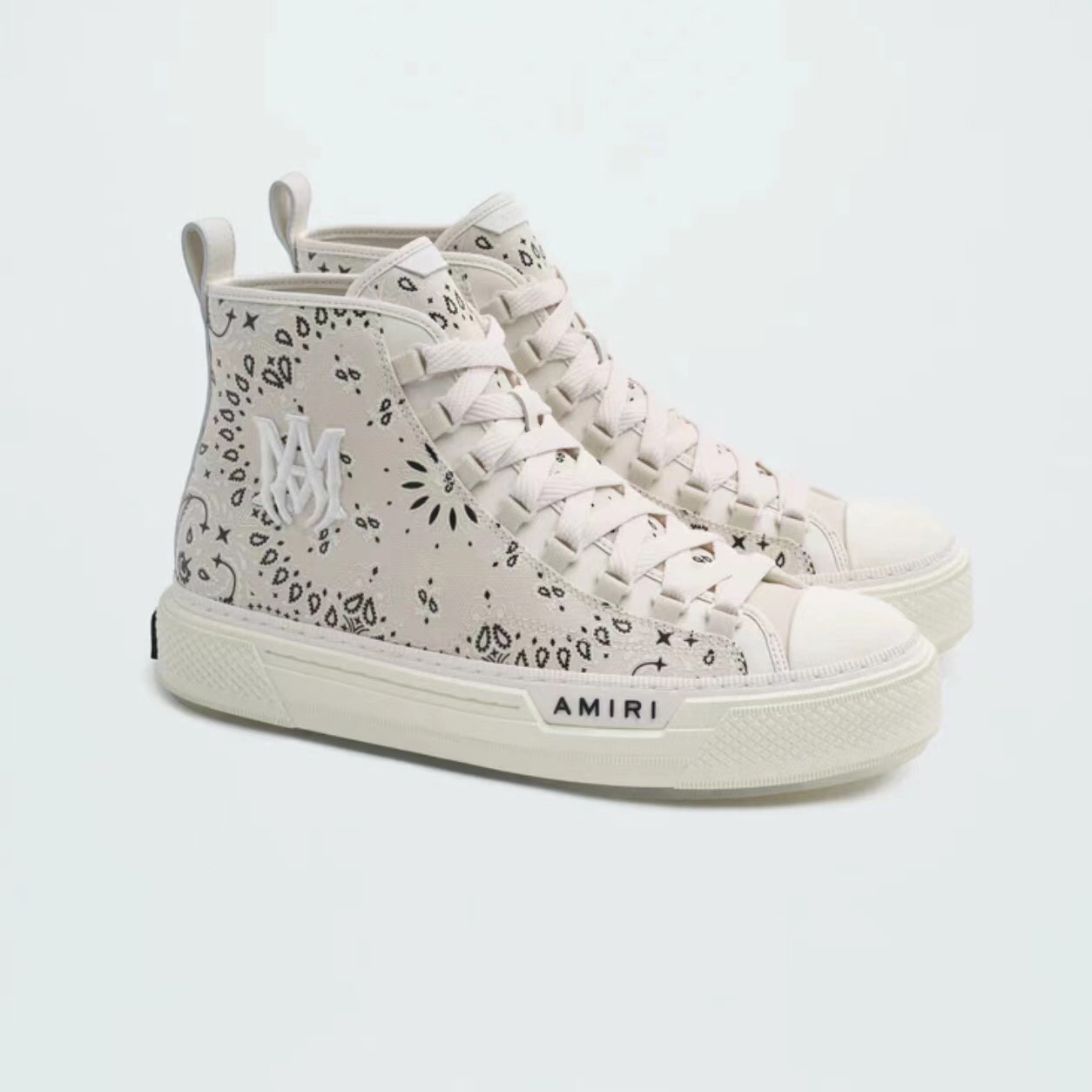 Amiri M.A. Court Sneakers mit Bandana-Print<br>
 - EUR FASHION