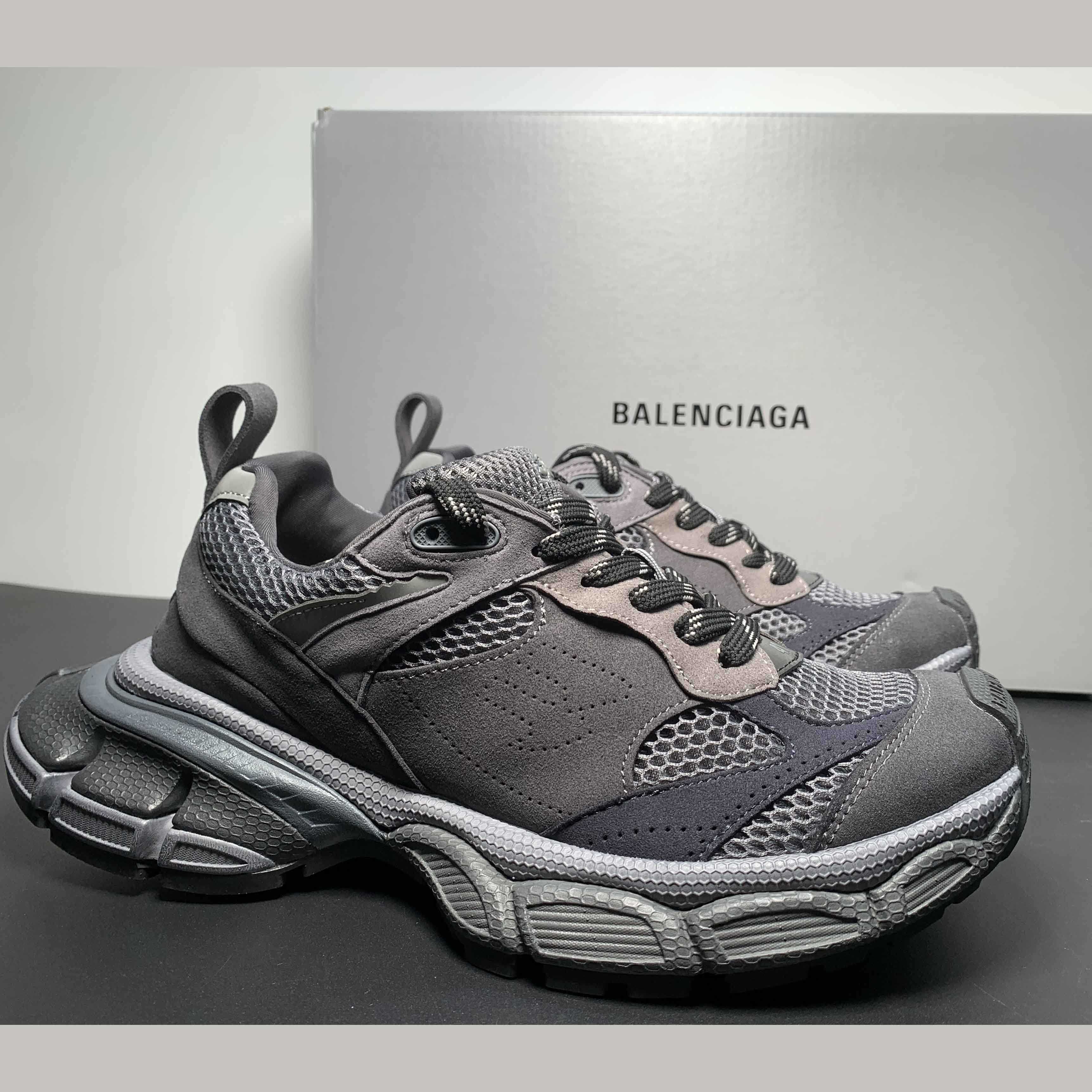 Balenciaga 3XL Sneaker in Dunkelgrau<br>
 - EUR FASHION