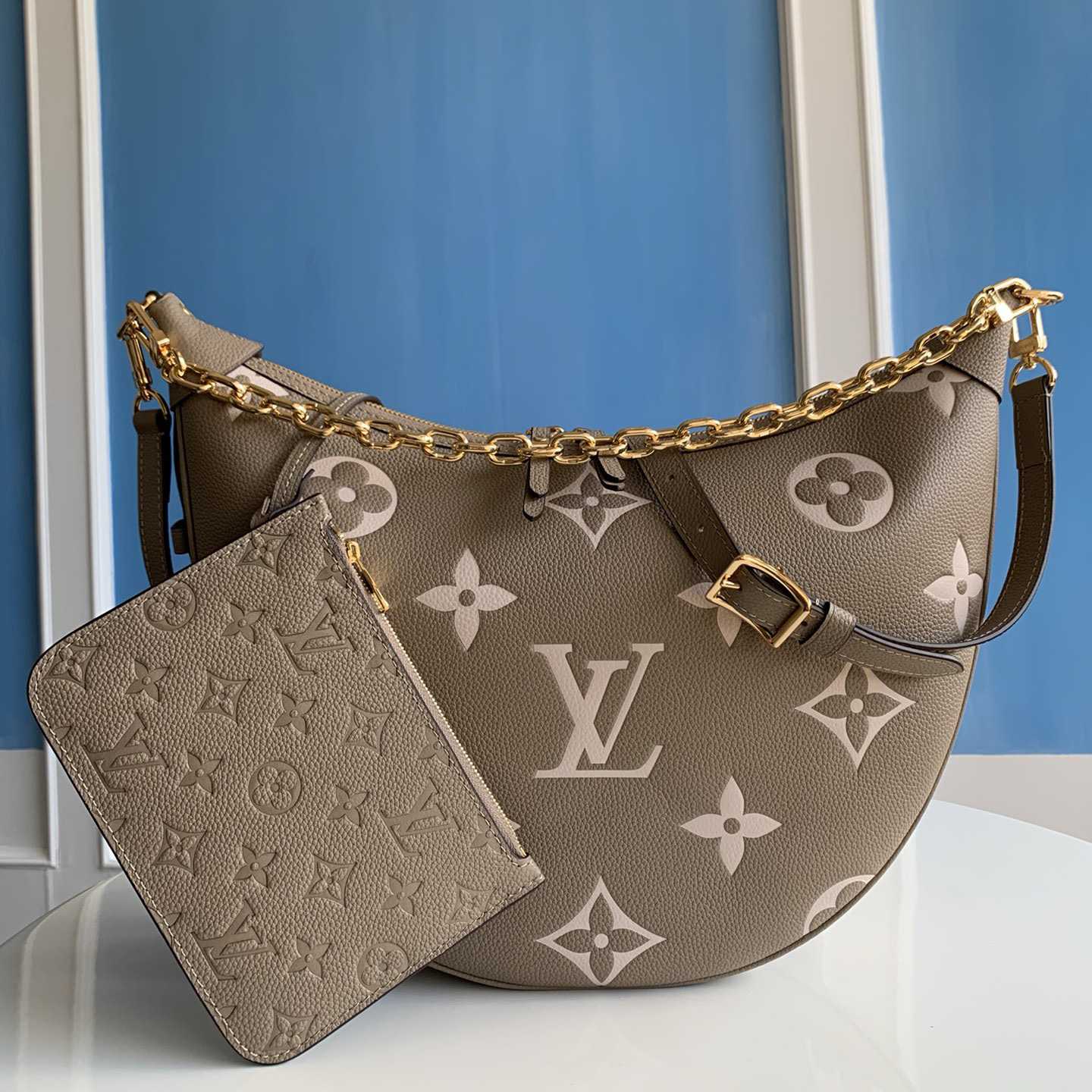 Louis Vuitton Loop Hobo M46738<br>
 - EUR FASHION