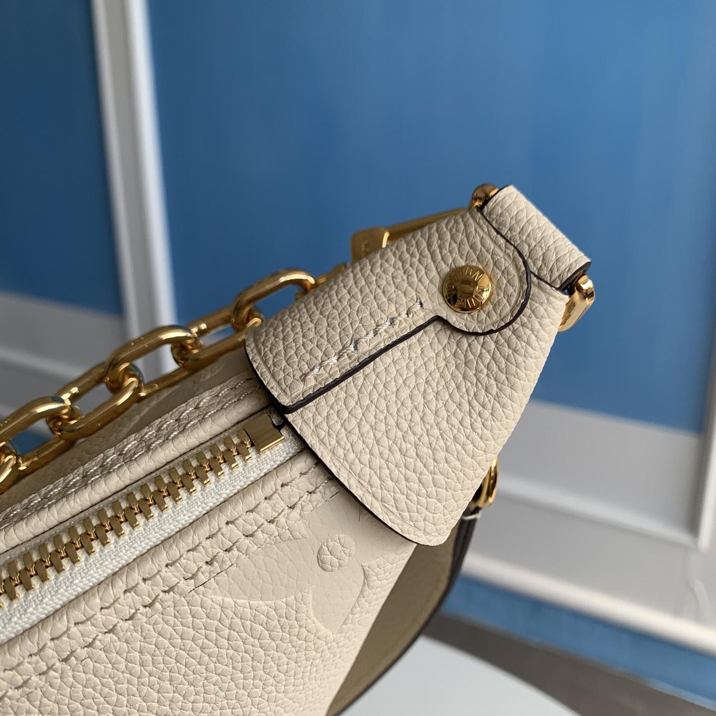 Louis Vuitton Loop Hobo M46739<br>
 - EUR FASHION