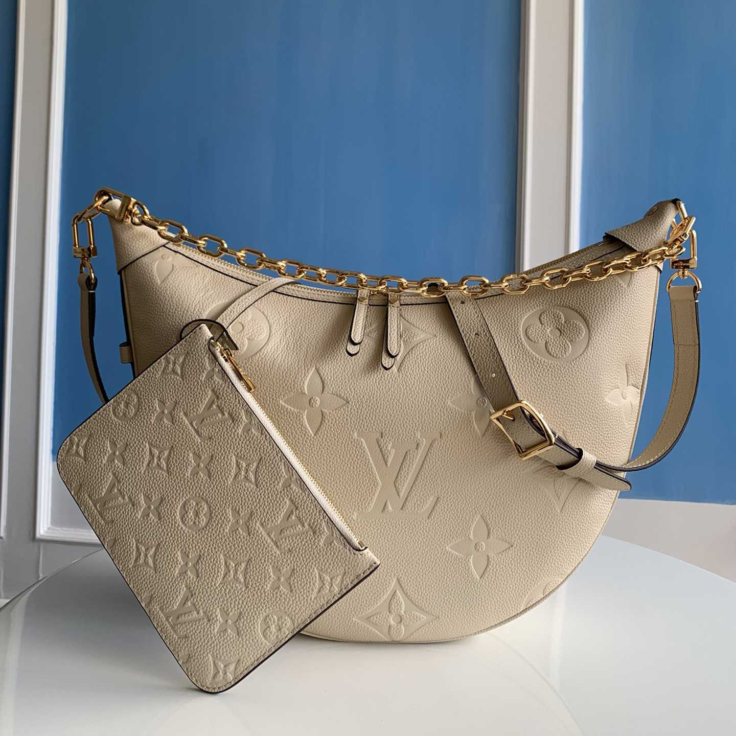 Louis Vuitton Loop Hobo M46739<br>
 - EUR FASHION