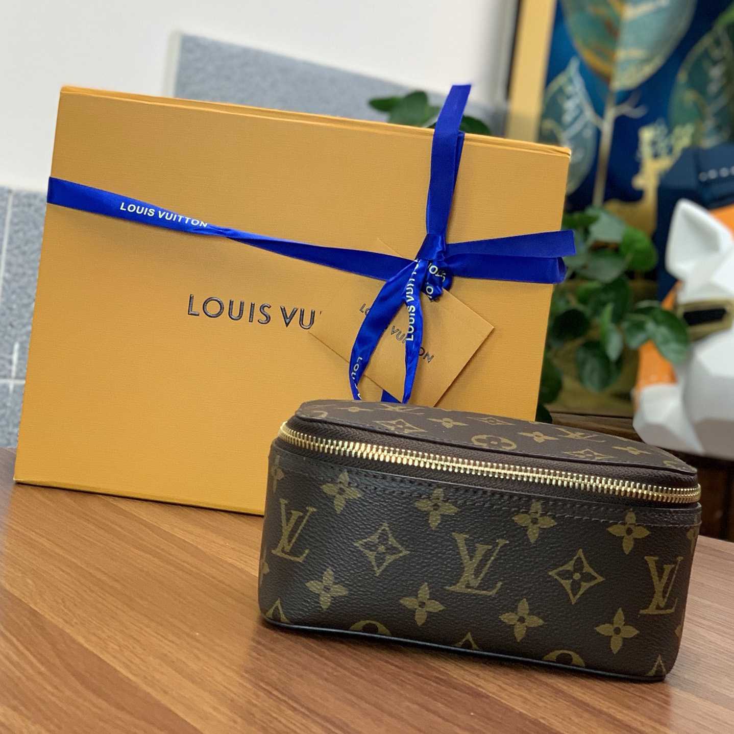 Louis Vuitton Packing Cube PM<br>
 - EUR FASHION