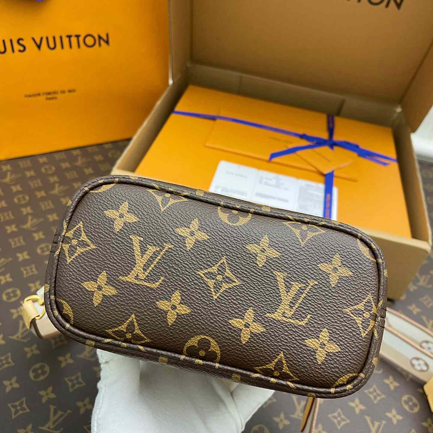Louis Vuitton Neverfull BB M46705<br>
 - EUR FASHION