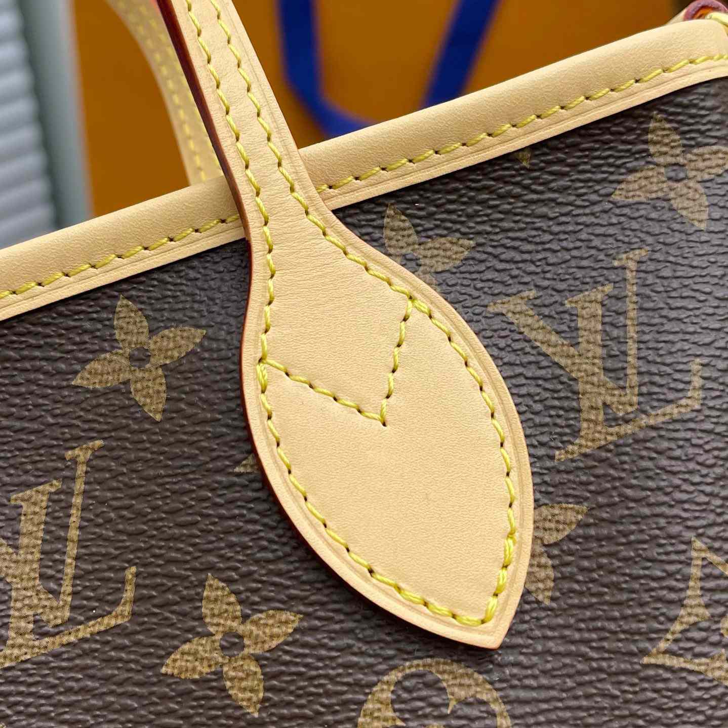 Louis Vuitton Neverfull BB M46705<br>
 - EUR FASHION