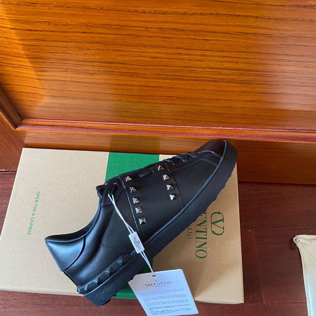 Valenti Rockstud Untitled Noir Kalbsleder-Sneaker<br>
 - EUR FASHION