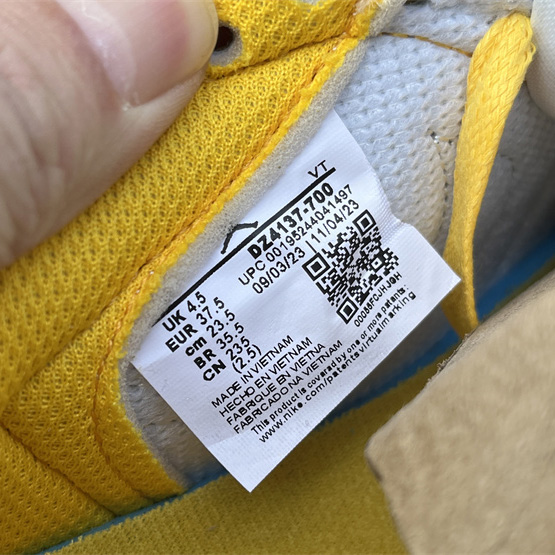 Travis Scott x Air Jordan 1 Low „Canary“ Sneaker DZ4137-700<br>
 - EUR FASHION