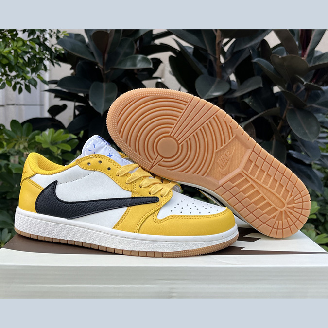 Travis Scott x Air Jordan 1 Low „Canary“ Sneaker DZ4137-700<br>
 - EUR FASHION