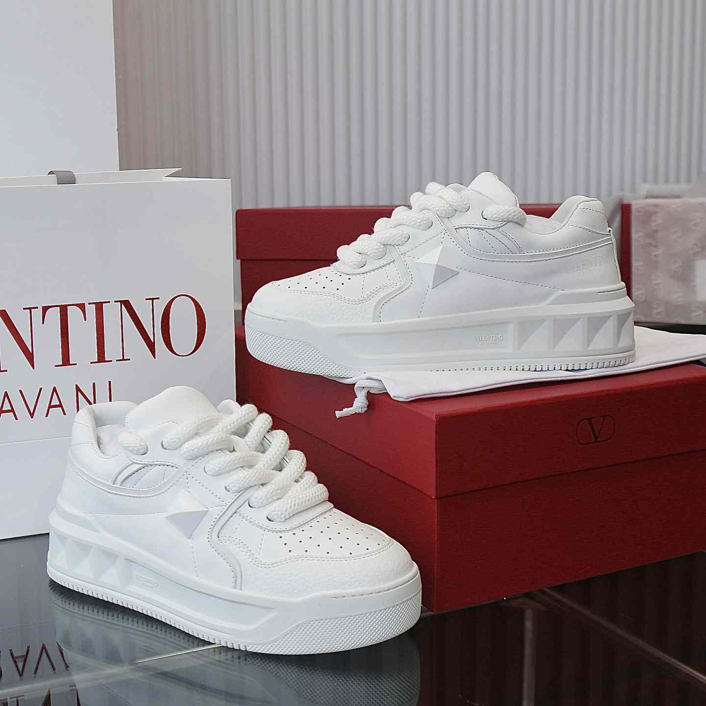 Valenti Garavani One Stud Jacquard-Sneaker<br>
 - EUR FASHION