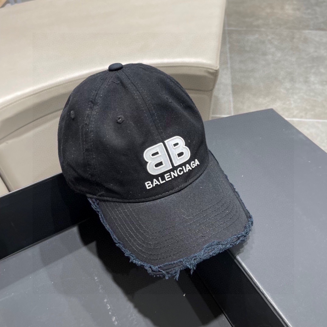 Balenciaga-Kappe<br>
 - EUR FASHION