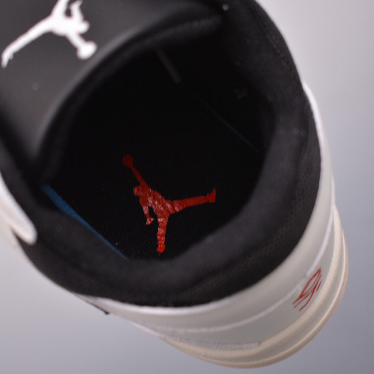 Travis Scott x Jordan Executive The Check Sneaker FZ8117<br>
 - EUR FASHION