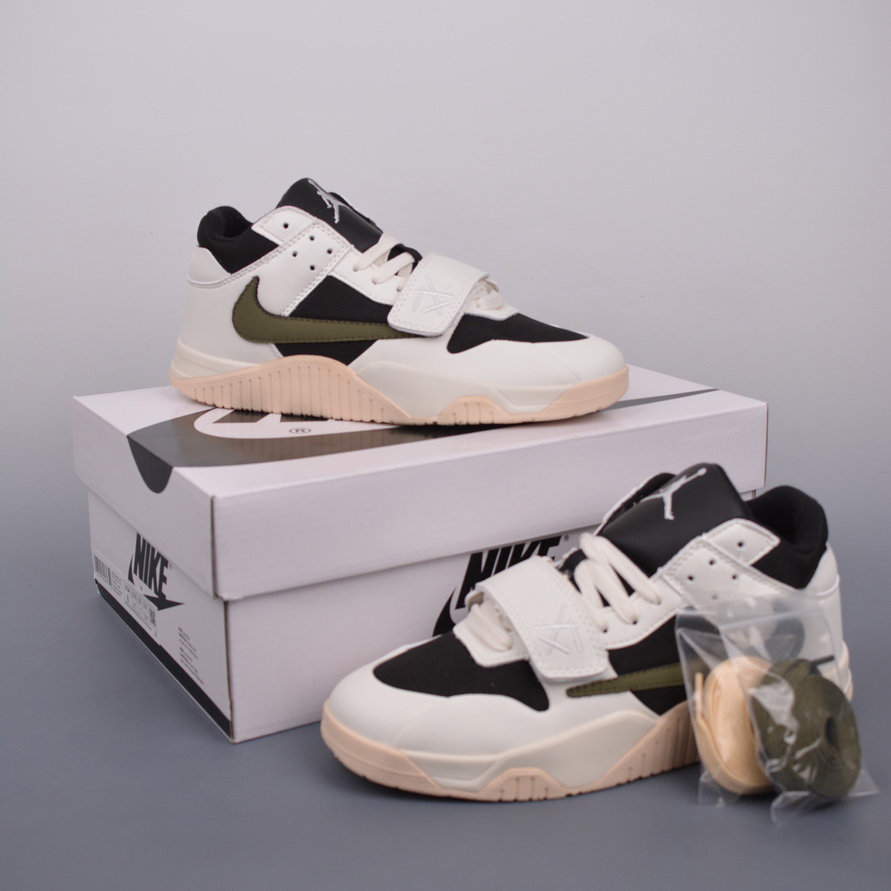 Travis Scott x Jordan Executive The Check Sneaker FZ8117<br>
 - EUR FASHION