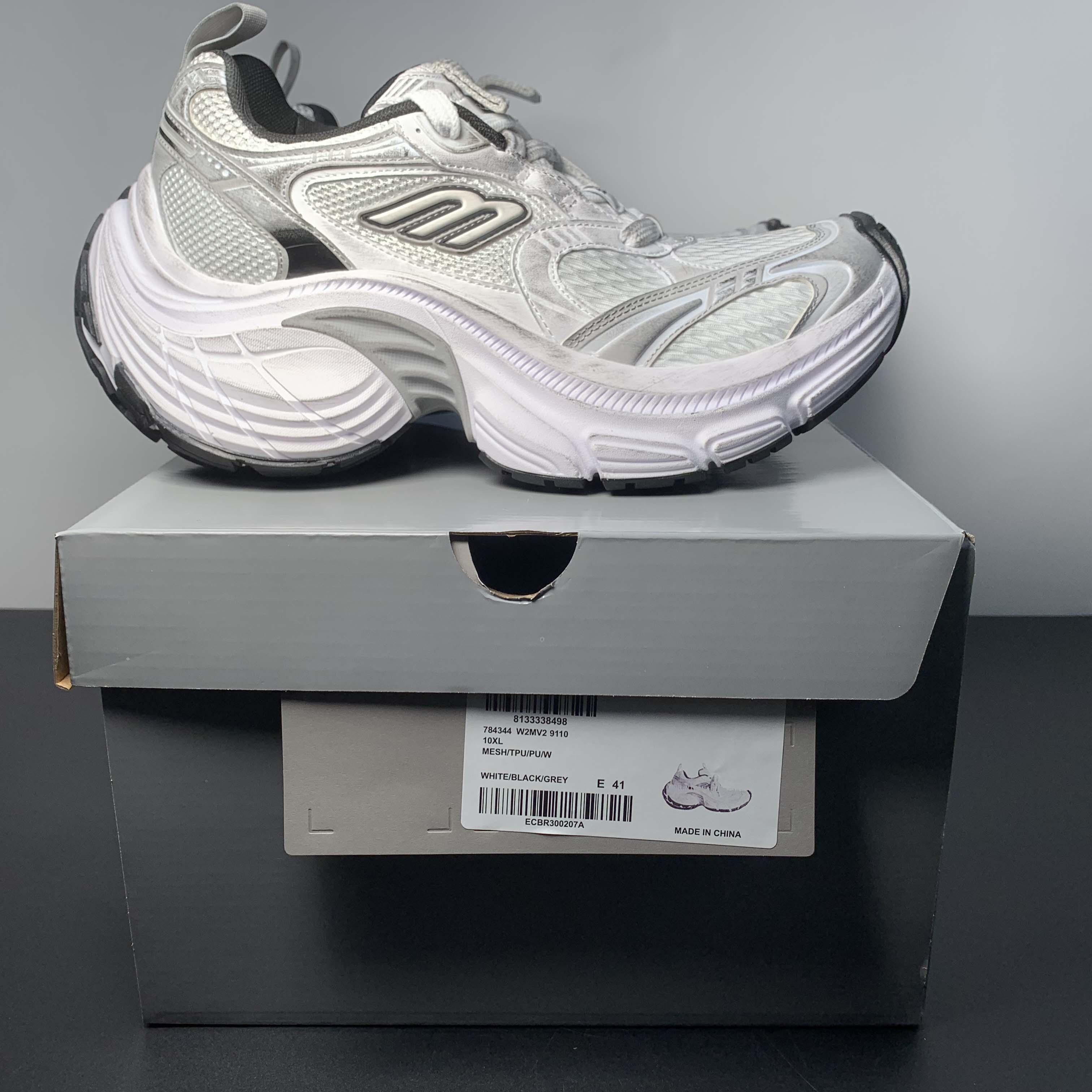 Balenciaga 10XL Sneaker in Weiß/Schwarz/Grau<br>
 - EUR FASHION
