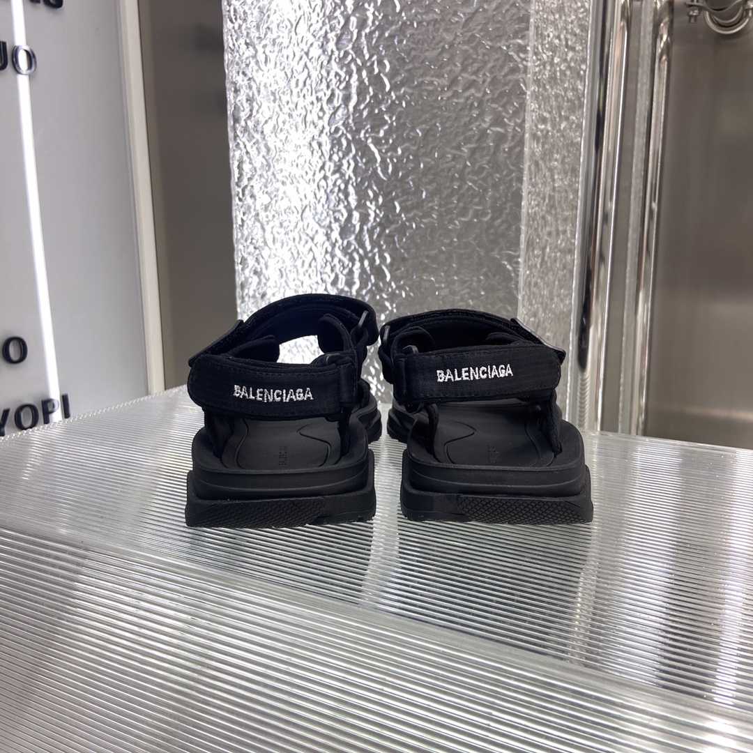 Balenciaga Tourist Sandale in Schwarz<br>
 - EUR FASHION