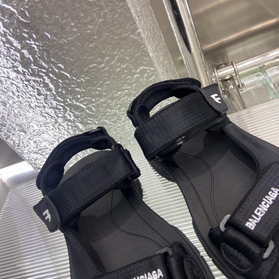 Balenciaga Tourist Sandale in Schwarz<br>
 - EUR FASHION