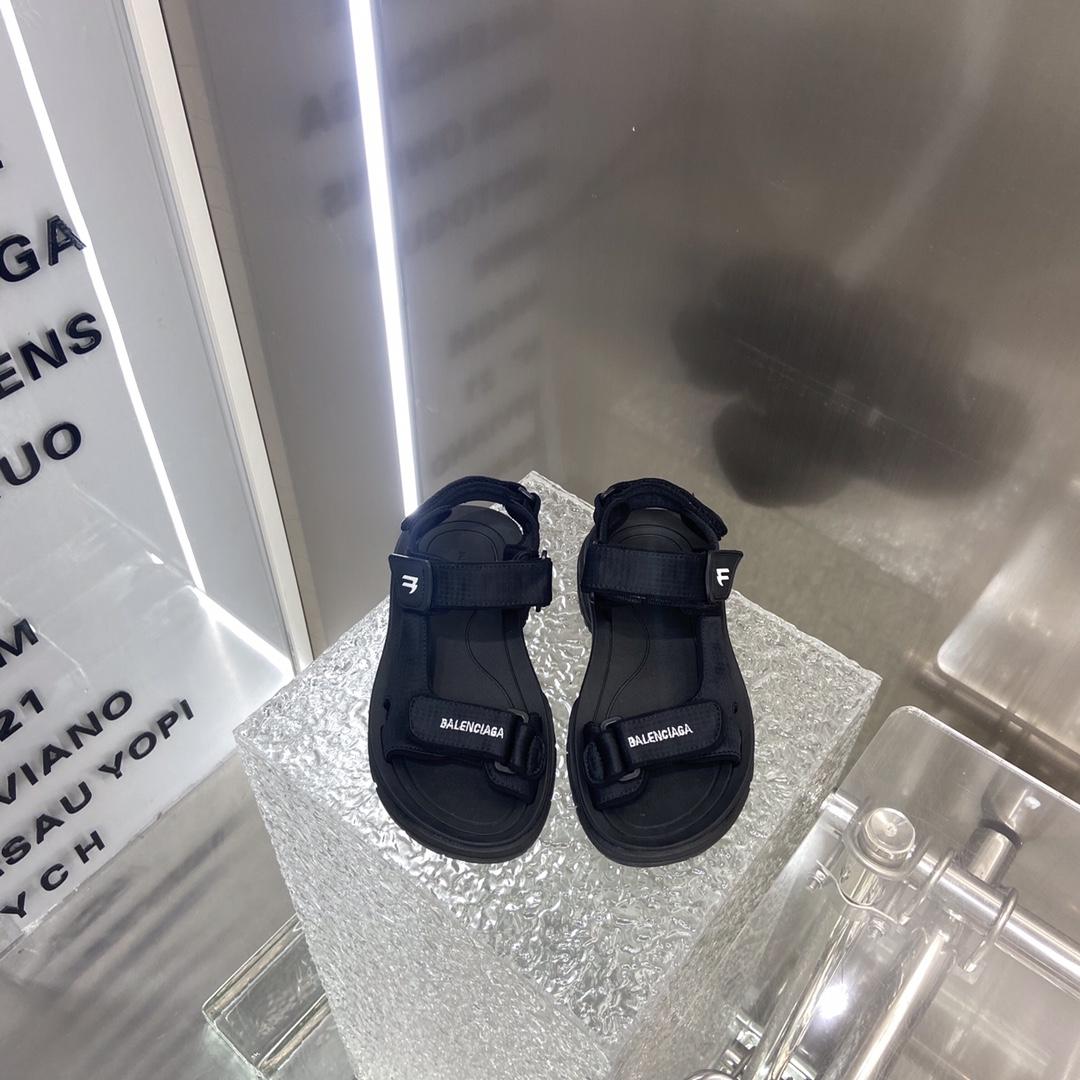 Balenciaga Tourist Sandale in Schwarz<br>
 - EUR FASHION