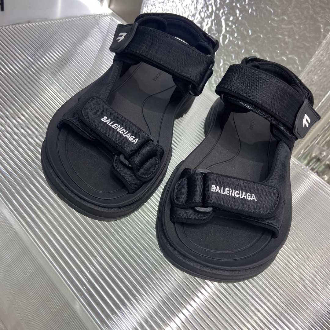 Balenciaga Tourist Sandale in Schwarz<br>
 - EUR FASHION