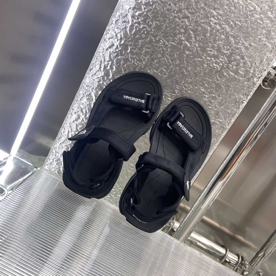 Balenciaga Tourist Sandale in Schwarz<br>
 - EUR FASHION