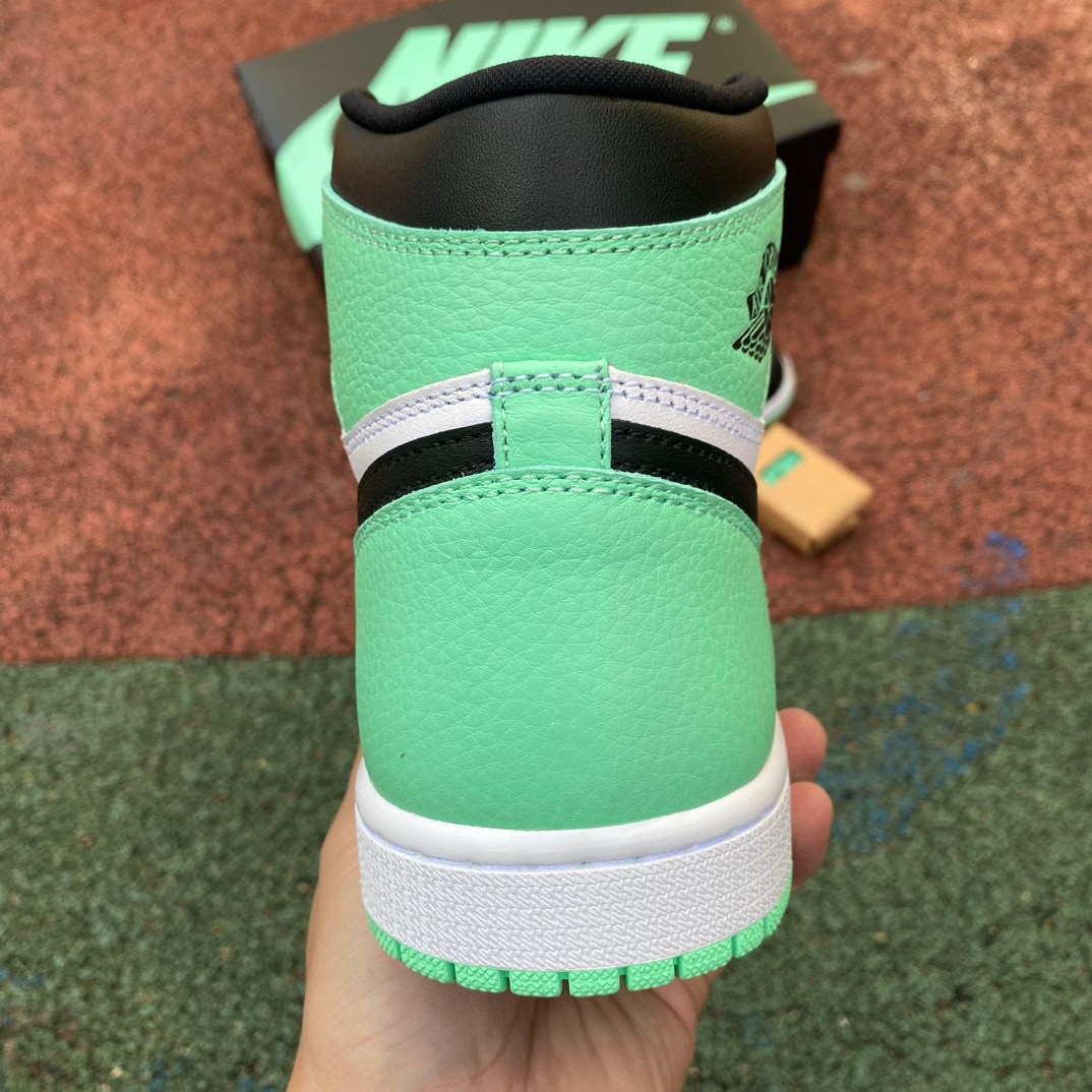 Air Jordan 1 Retro High OG „Green Glow“ Sneaker DZ5485-130<br>
 - EUR FASHION