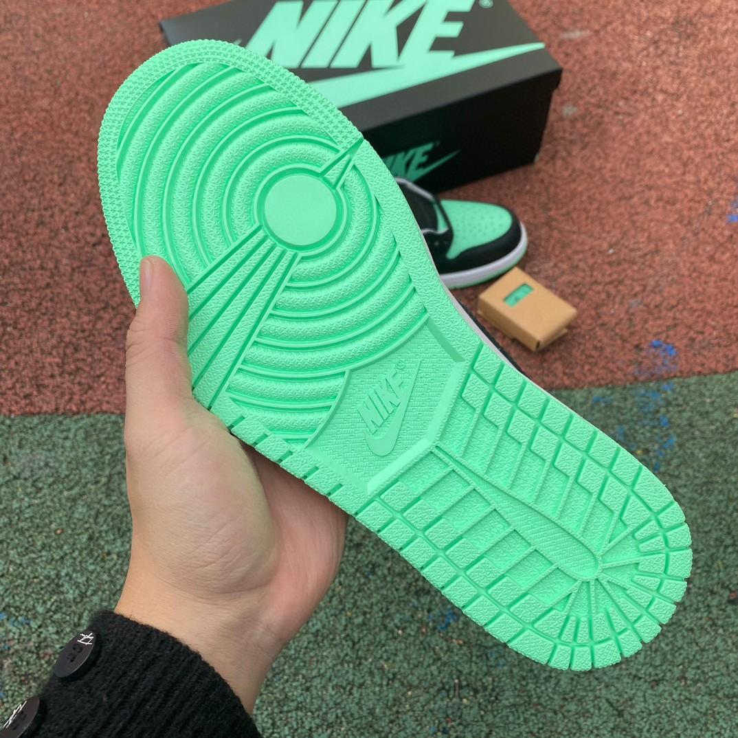 Air Jordan 1 Retro High OG „Green Glow“ Sneaker DZ5485-130<br>
 - EUR FASHION