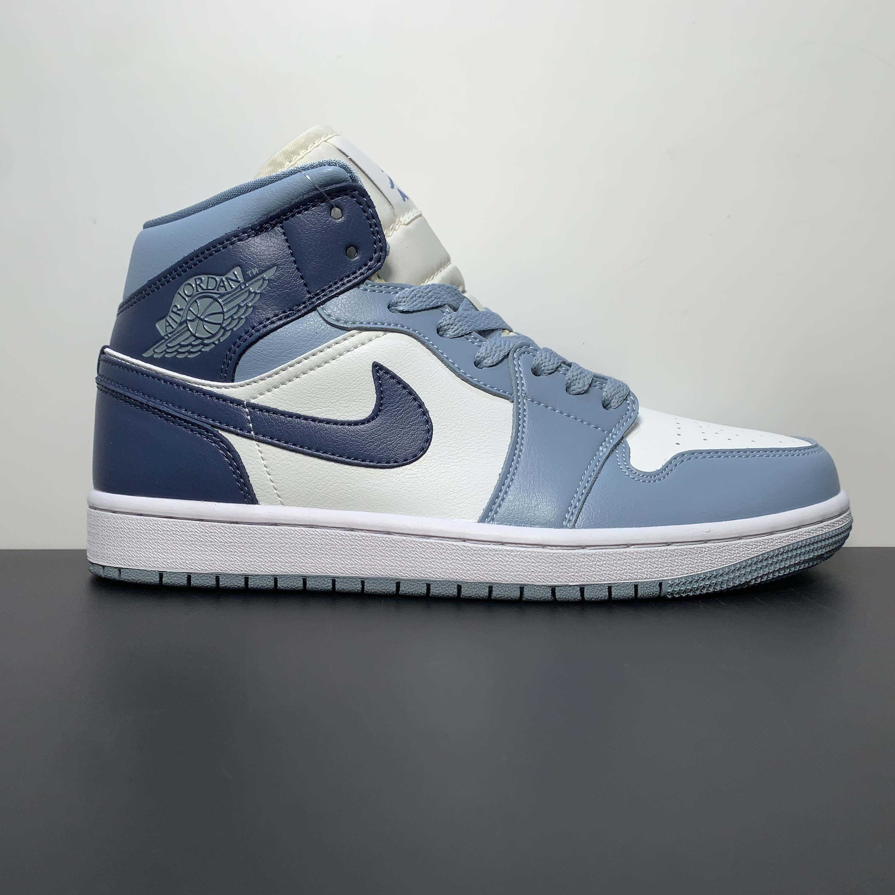 Air Jordan 1 Mid Sneaker BQ6472-140<br>
 - EUR FASHION