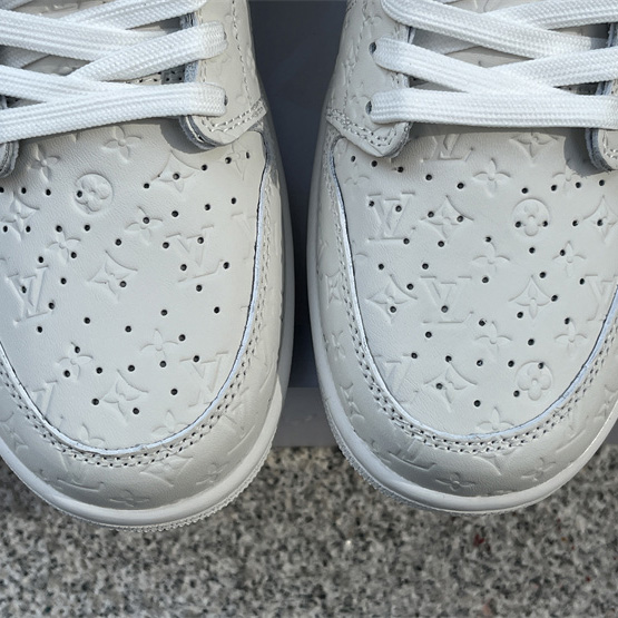 Louis Vuitton X Air Jordan 1 Low Sneaker 1A9V87<br>
 - EUR FASHION