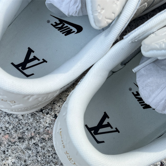 Louis Vuitton X Air Jordan 1 Low Sneaker 1A9V87<br>
 - EUR FASHION