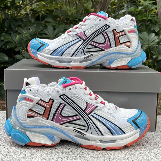 Balenciaga Runner Sneaker<br>
 - EUR FASHION