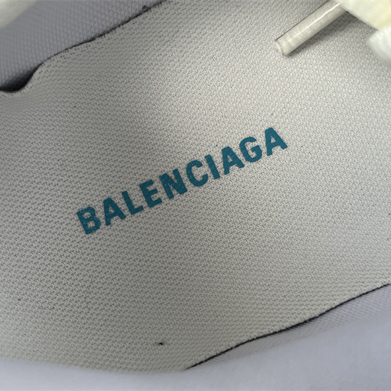 Balenciaga Runner Sneaker<br>
 - EUR FASHION