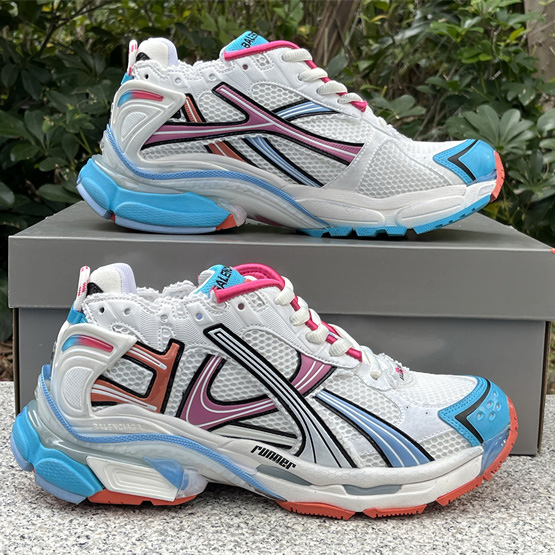 Balenciaga Runner Sneaker<br>
 - EUR FASHION