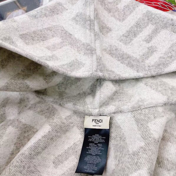 Fendi Kaschmir-Poncho<br>
 - EUR FASHION