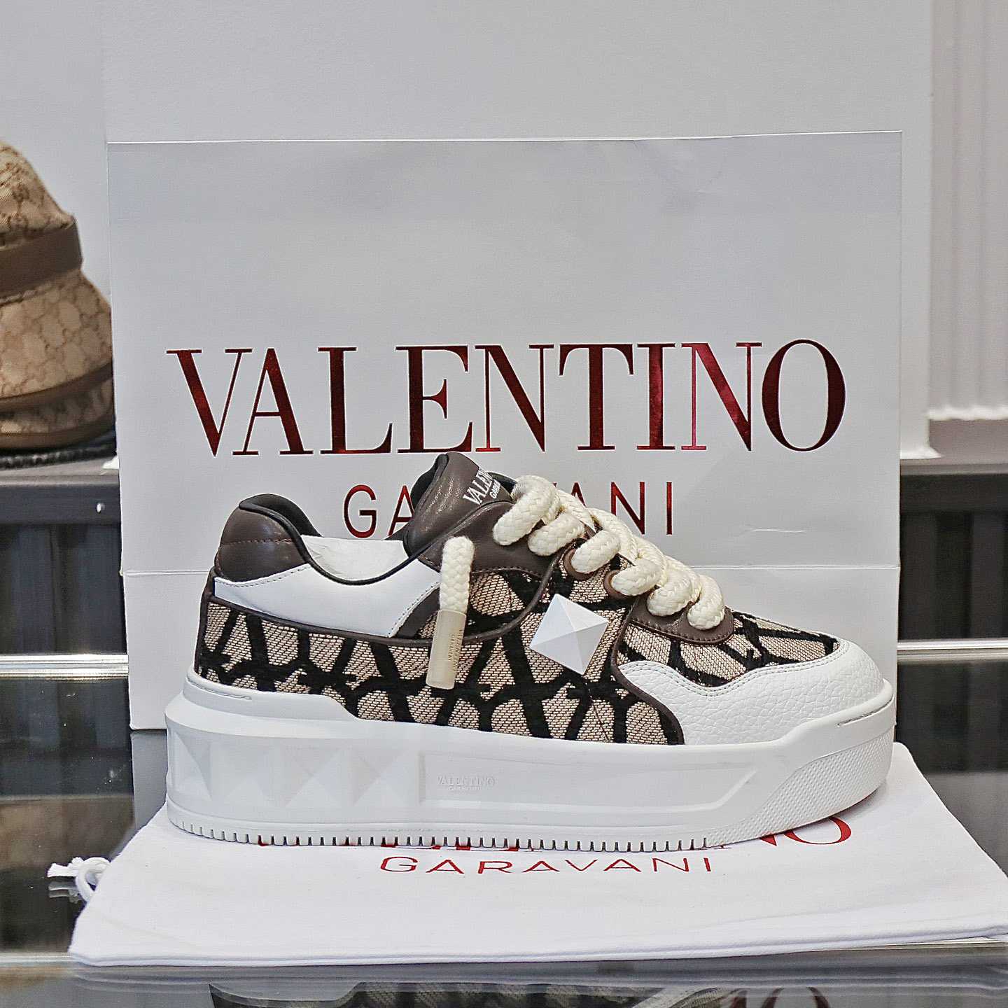 Valenti Garavani One Stud Jacquard-Sneaker<br>
 - EUR FASHION