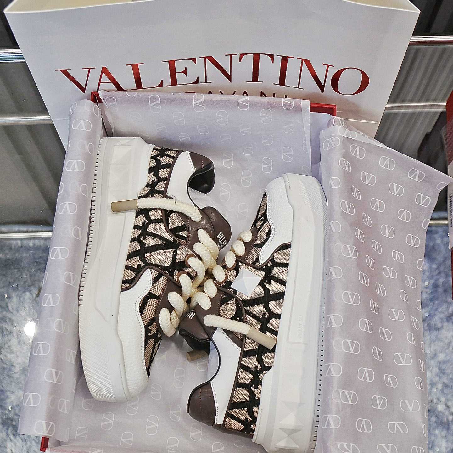 Valenti Garavani One Stud Jacquard-Sneaker<br>
 - EUR FASHION