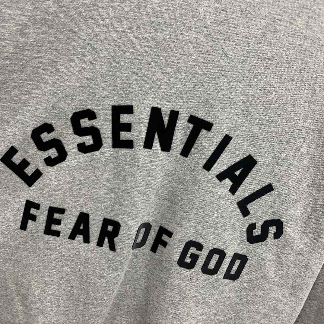 Fear Of God Essentials Kapuzenpullover mit Logo-Print<br>
 - EUR FASHION