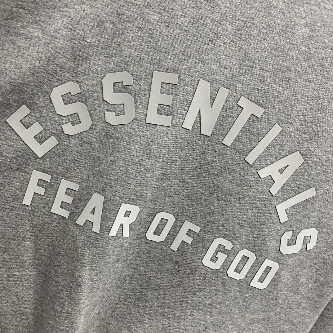 Fear Of God Essentials Kapuzenpullover mit Logo-Print<br>
 - EUR FASHION