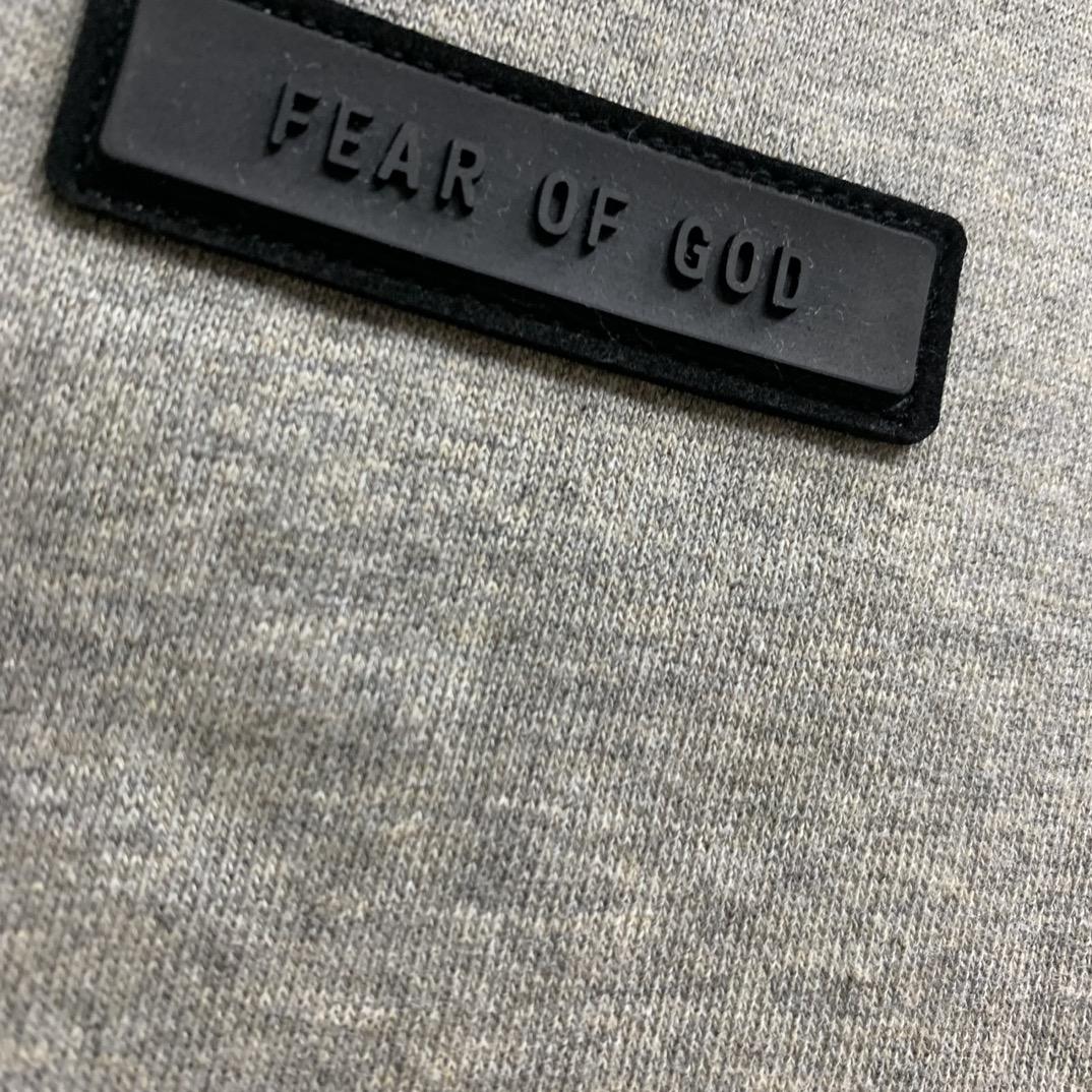 Fear Of God Essentials Kapuzenpullover mit Logo-Print<br>
 - EUR FASHION