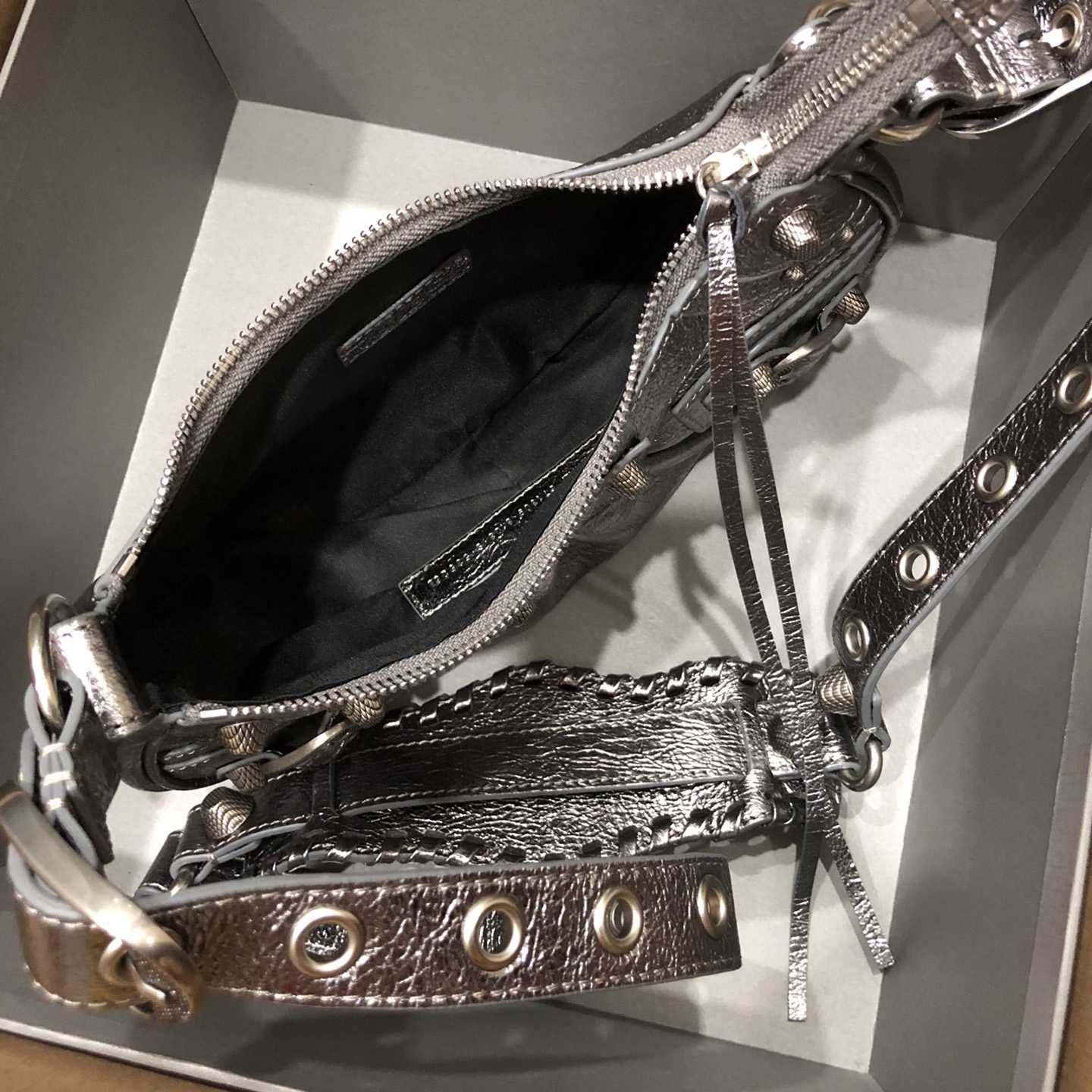 Balenciaga Le Cagole Mini-Umhängetasche (26–16–6,5 cm)<br>
 - EUR FASHION
