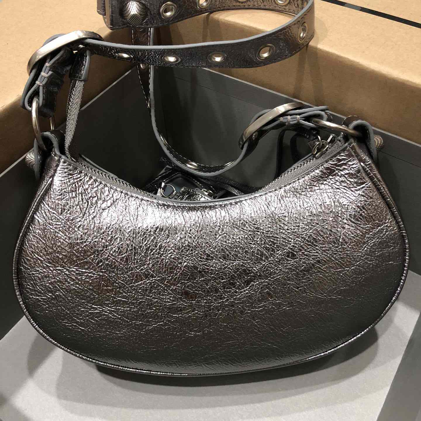Balenciaga Le Cagole Mini-Umhängetasche (26–16–6,5 cm)<br>
 - EUR FASHION