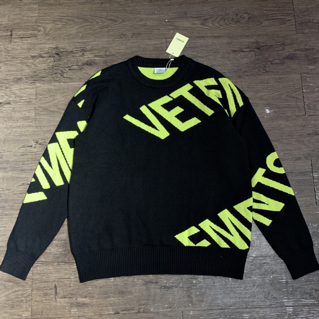 Vetements Logo Sweater - EUR FASHION