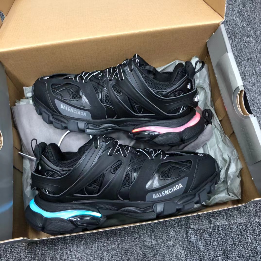 Balenciaga Track Sneaker   LED - EUR FASHION