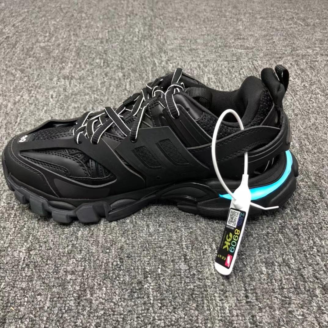 Balenciaga Track Sneaker   LED - EUR FASHION