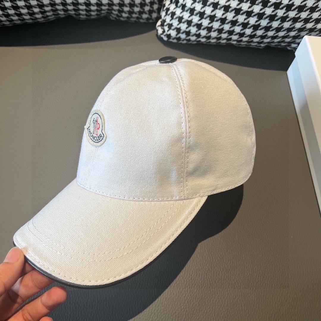 Moncler Cap - EUR FASHION